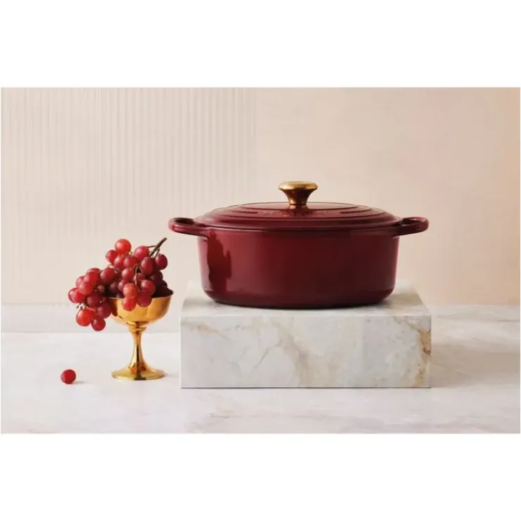 LE CREUSET Cocotte en Fonte Ovale 29 cm Garnet Bouton Doré Signature Clearance