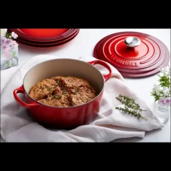 LE CREUSET Cocotte en Fonte Ronde 20 cm Cerise Signature Hot