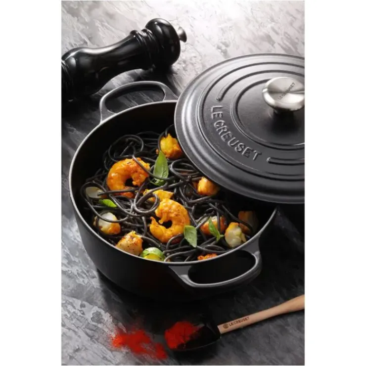LE CREUSET Cocotte en fonte Ronde 24 cm Noir mat Signature