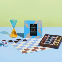 VALRHONA Coffret 32 Carrés de Chocolats Noir et Lait Les Essentiels 160 g Best