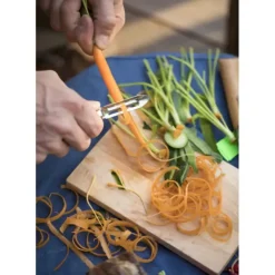 OPINEL Eplucheur N°6 Hêtre Cuisine Nomade Discount