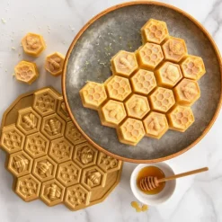 NORDIC WARE Moule à Gâteau Nid d'Abeilles Toffee Clearance