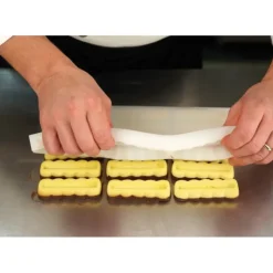 PAVONI Moule Silicone Barre Snack 9 x 3 cm x H 1,9 cm (x15) Clearance