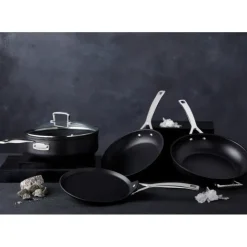LE CREUSET Poêle 22 cm Anti-Adhérente Les Forgées Hot