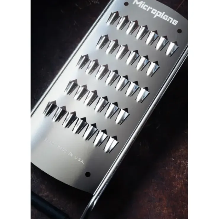 MICROPLANE Râpe à Carottes Gourmet Noir Hot