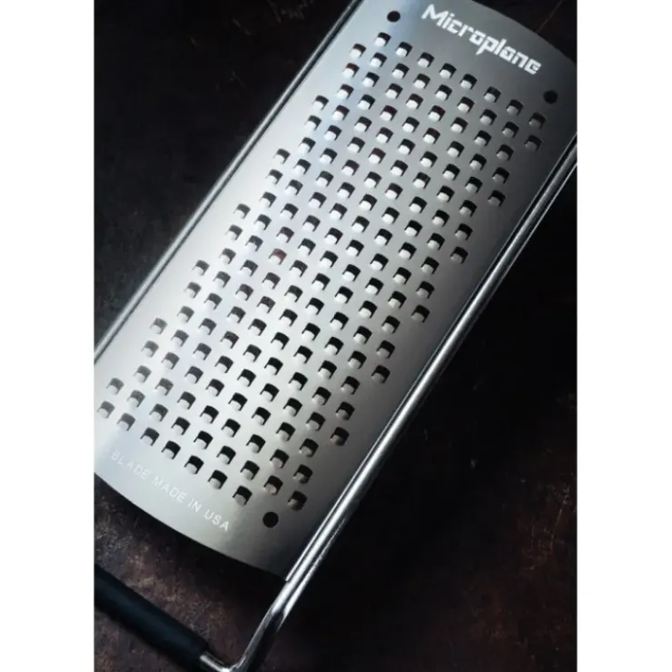MICROPLANE Râpe Gros Grains Gourmet Noir Discount