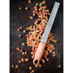 MICROPLANE Zesteur Premium Classic Orange Cannelle Outlet